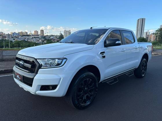 FORD RANGER 3.2 XLT 4X4 CD 20V DIESEL 4P AUTOMÁTICO FORD RANGER 3.2 XLT 4X4 CD 20V DIESEL 4P AUTOMÁTICO